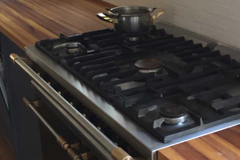 Madera de Iroko alistonada en lamas continuas