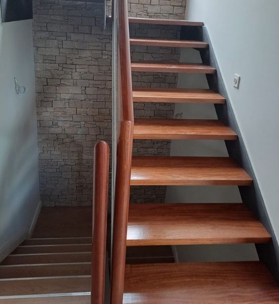 pasamanos de madera para escaleras